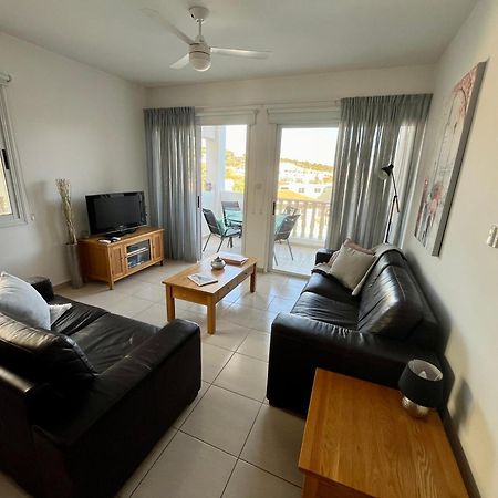 Beautiful 2 Bed Apartment In Peyia Valley, Paphos ภายนอก รูปภาพ