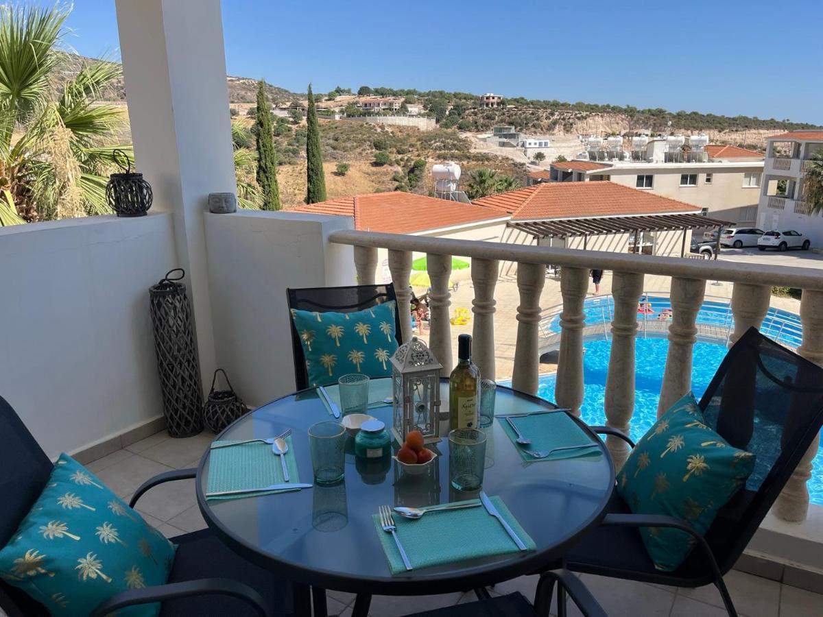Beautiful 2 Bed Apartment In Peyia Valley, Paphos ภายนอก รูปภาพ