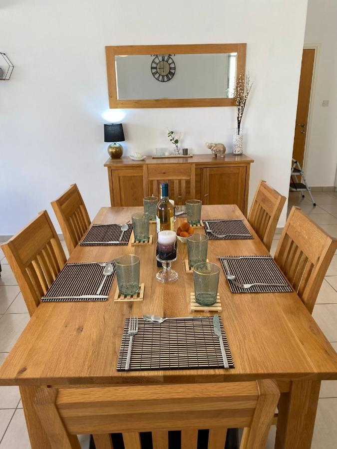Beautiful 2 Bed Apartment In Peyia Valley, Paphos ภายนอก รูปภาพ