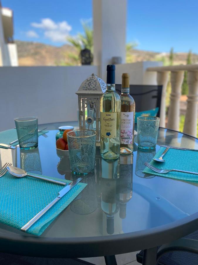 Beautiful 2 Bed Apartment In Peyia Valley, Paphos ภายนอก รูปภาพ