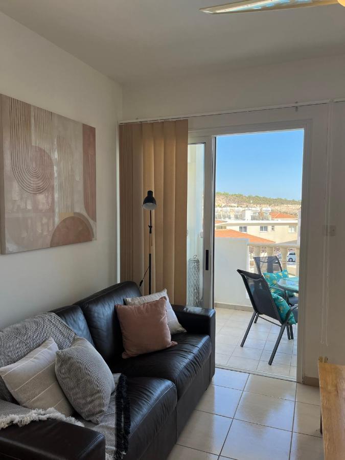 Beautiful 2 Bed Apartment In Peyia Valley, Paphos ภายนอก รูปภาพ