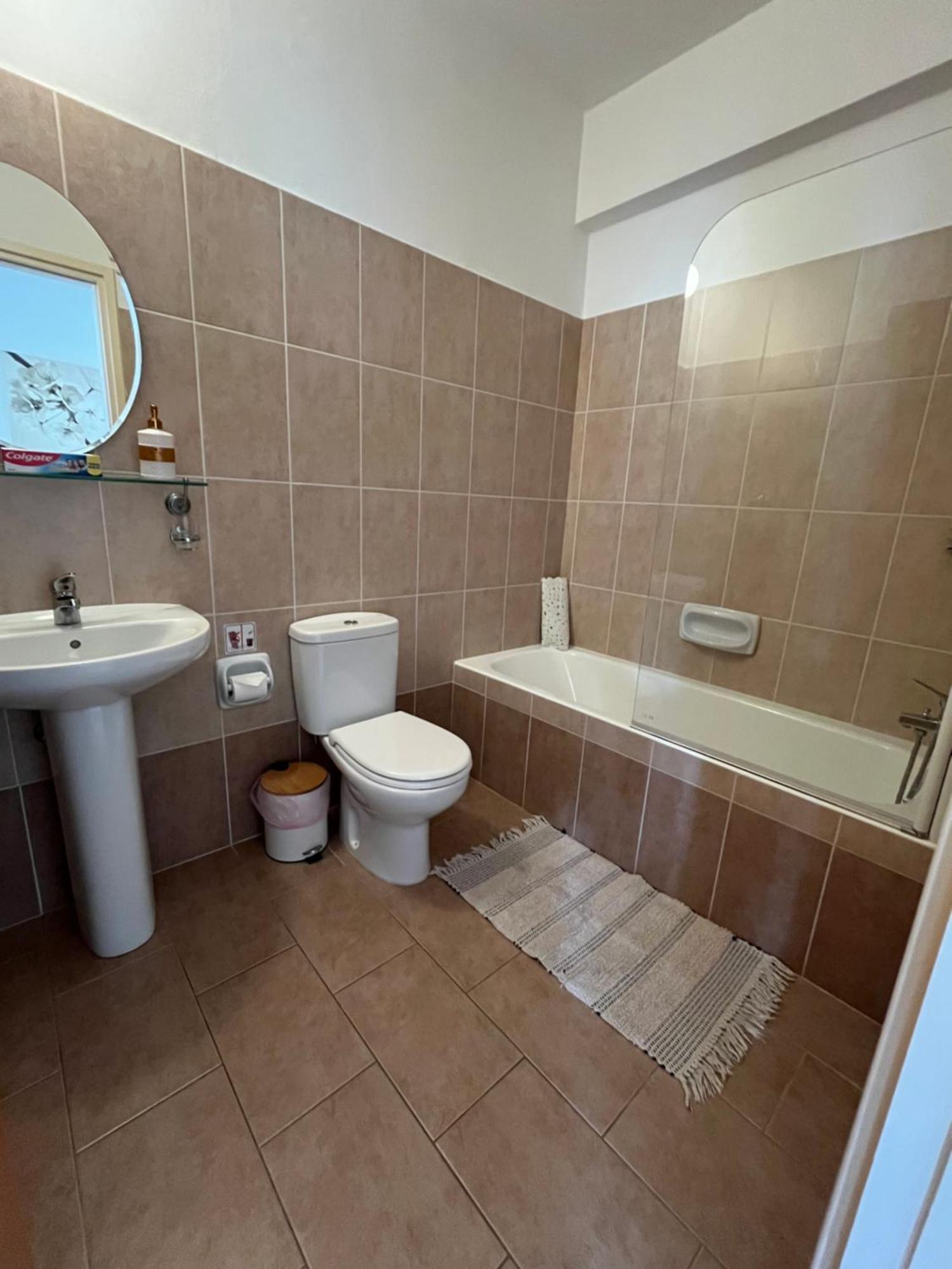 Beautiful 2 Bed Apartment In Peyia Valley, Paphos ภายนอก รูปภาพ